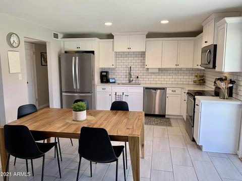 3334 E Gelding Dr, Phoenix, AZ 85032 photo 9