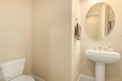 3221 E Branham Ln, Phoenix, AZ 85042 photo 21