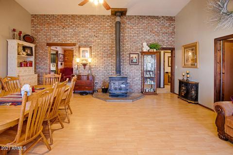327 N Barry St, Eagar, AZ 85925 photo 4