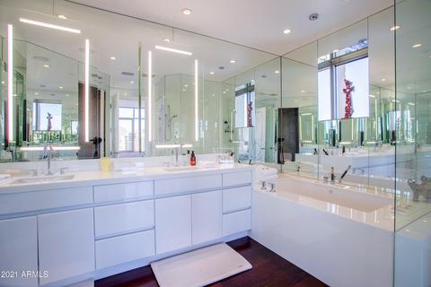 2402 Esplanade Ln #PH1, Phoenix, AZ 85016 photo 9