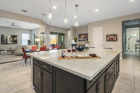 2946 E Robin Ln, Phoenix, AZ 85050 photo 8