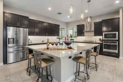 2946 E Robin Ln, Phoenix, AZ 85050 photo 1