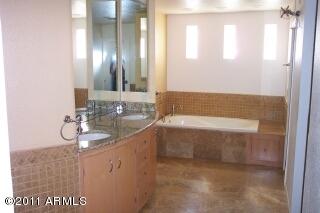2130 E Lawrence Rd, Phoenix, AZ 85016 photo 2