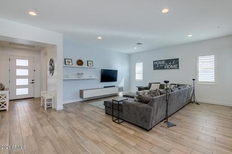 1792 S Henry Ln, Gilbert, AZ 85295 photo 4