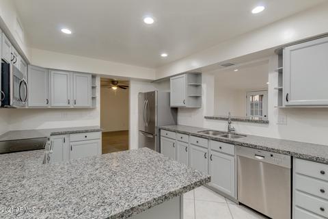3427 E Minnezona Ave, Phoenix, AZ 85018 photo 6