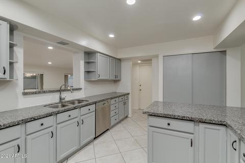 3427 E Minnezona Ave, Phoenix, AZ 85018 photo 5