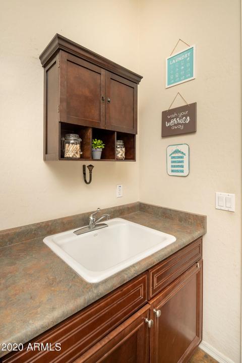 3521 E Robin Ln, Phoenix, AZ 85050 photo 32