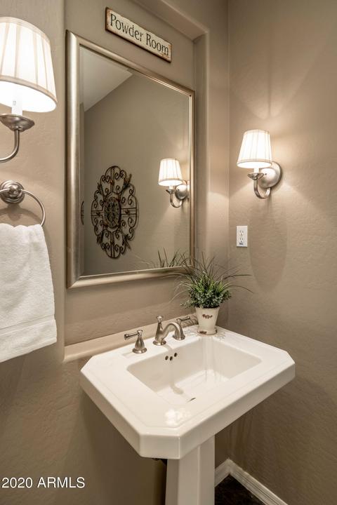 3521 E Robin Ln, Phoenix, AZ 85050 photo 33
