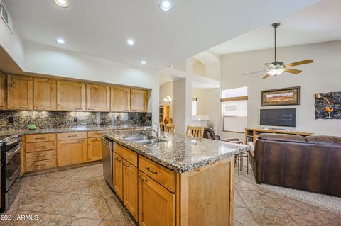 562 N Kingston St, Gilbert, AZ 85233 photo 14
