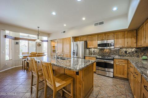 562 N Kingston St, Gilbert, AZ 85233 photo 12