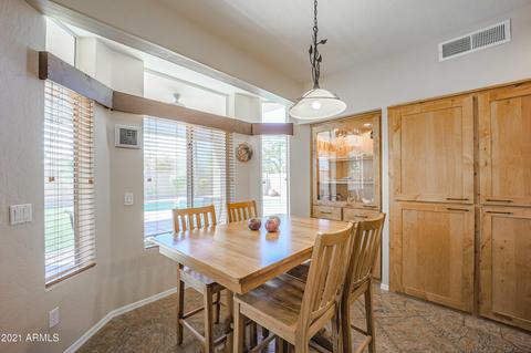 562 N Kingston St, Gilbert, AZ 85233 photo 17