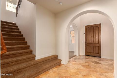 3990 E Crest Ln, Phoenix, AZ 85050 photo 6