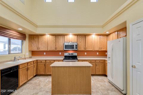 2817 S 80th Dr, Phoenix, AZ 85043 photo 3