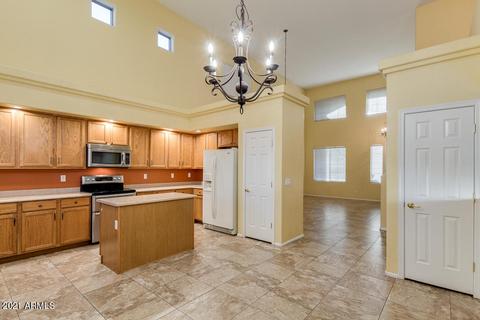 2817 S 80th Dr, Phoenix, AZ 85043 photo 2