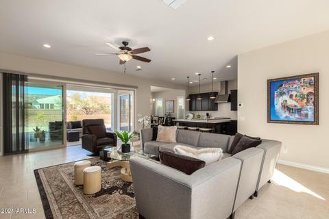3008 E Robin Ln, Phoenix, AZ 85050 photo 9