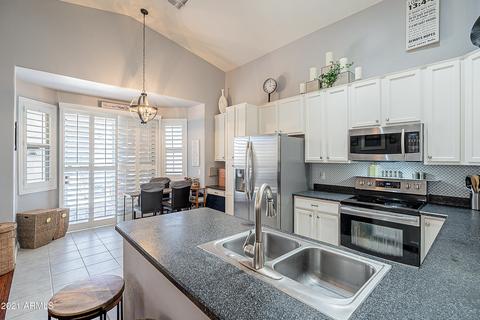 2732 E Sherri Dr, Gilbert, AZ 85296 photo 12