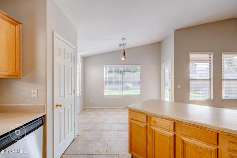 2715 E Beautiful Ln, Phoenix, AZ 85042 photo 12