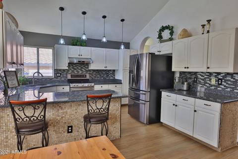 907 W Spur Ave, Gilbert, AZ 85233 photo 2