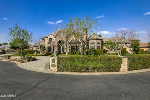 2866 E Robin Ct, Gilbert, AZ 85296 photo 3