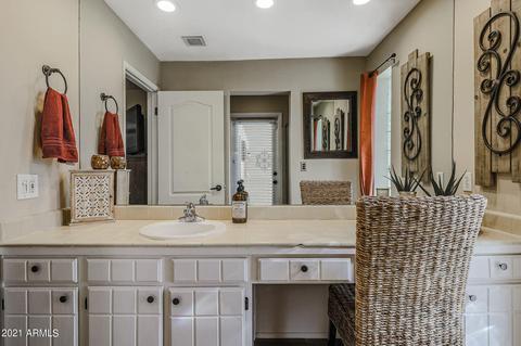 4049 E Becker Ln, Phoenix, AZ 85028 photo 22