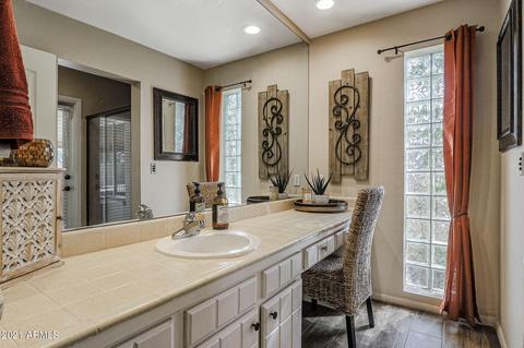4049 E Becker Ln, Phoenix, AZ 85028 photo 23