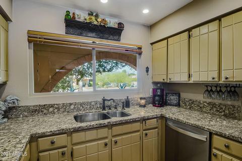 4049 E Becker Ln, Phoenix, AZ 85028 photo 13