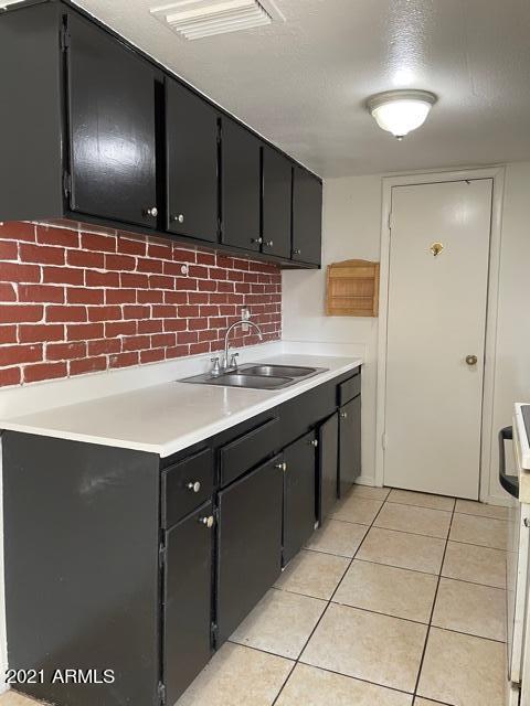 4261 N 67th Dr, Phoenix, AZ 85033 photo 8
