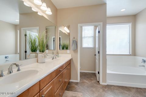 2543 E Bridgeport Pkwy, Gilbert, AZ 85295 photo 20