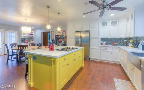 126 E Loma Ln, Phoenix, AZ 85020 photo 3