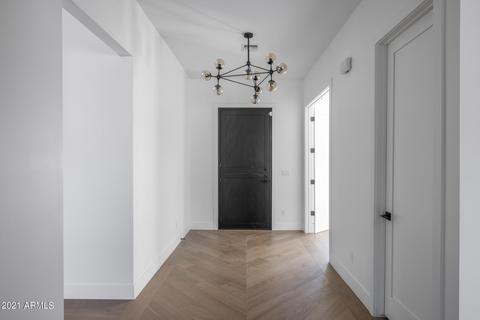 5044 E Clarendon Ave, Phoenix, AZ 85018 photo 4