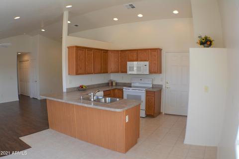 20179 E Mesa Verde Rd, Mayer, AZ 86333 photo 3