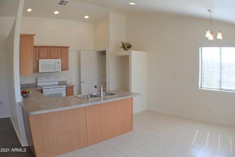20179 E Mesa Verde Rd, Mayer, AZ 86333 photo 4