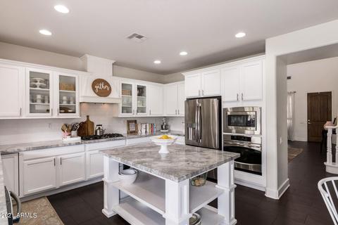 3925 E Half Hitch Pl, Phoenix, AZ 85050 photo 6