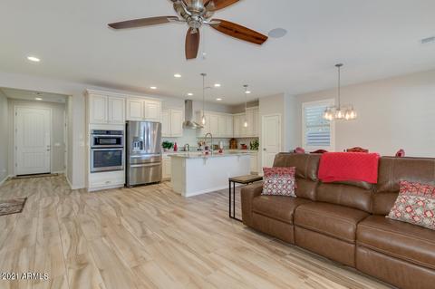 932 S Olympic Dr, Gilbert, AZ 85296 photo 6