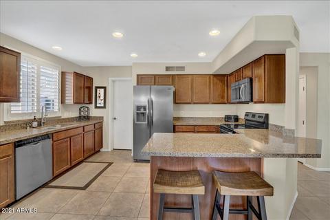 4030 E Melinda Ln, Phoenix, AZ 85050 photo 8