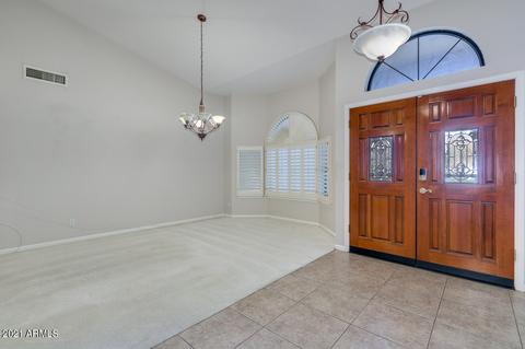 1044 W Iris Dr, Gilbert, AZ 85233 photo 4
