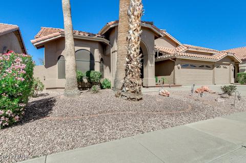 1044 W Iris Dr, Gilbert, AZ 85233 photo 2