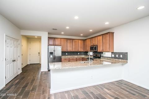 4894 S Wade Dr, Gilbert, AZ 85298 photo 3