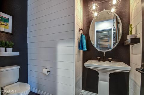 3032 E Robin Ln, Phoenix, AZ 85050 photo 9