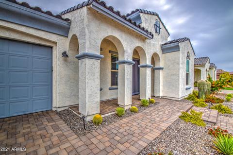 3032 E Robin Ln, Phoenix, AZ 85050 photo 2