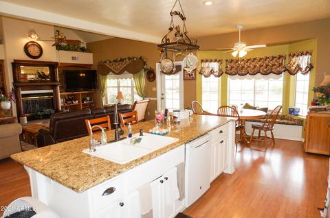 1351 E Stetson Ln, Coolidge, AZ 85128 photo 8