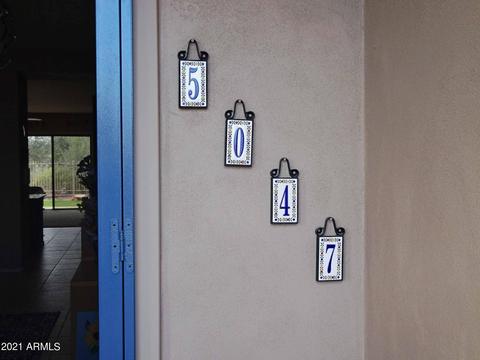 5047 E Robin Ln, Phoenix, AZ 85054 photo 3