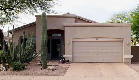 5047 E Robin Ln, Phoenix, AZ 85054 photo 2