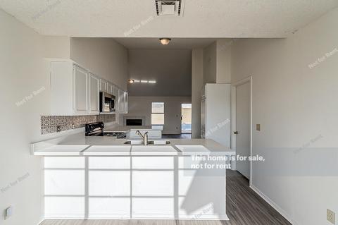 913 N Falcon Dr, Gilbert, AZ 85234 photo 8