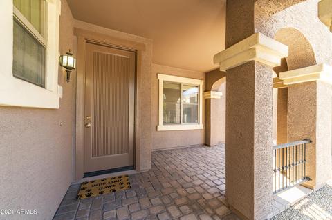 1635 S Starling Dr, Gilbert, AZ 85295 photo 4