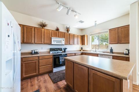 1635 S Starling Dr, Gilbert, AZ 85295 photo 11
