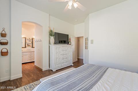 252 E Smoke Tree Rd, Gilbert, AZ 85296 photo 11