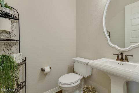 1077 E Knightsbridge Way, Gilbert, AZ 85297 photo 17
