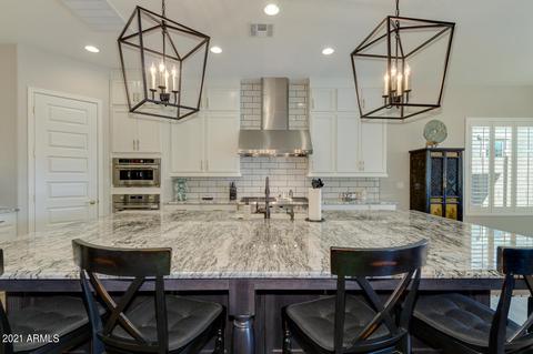 1077 E Knightsbridge Way, Gilbert, AZ 85297 photo 2