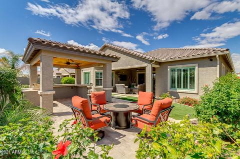1077 E Knightsbridge Way, Gilbert, AZ 85297 photo 4